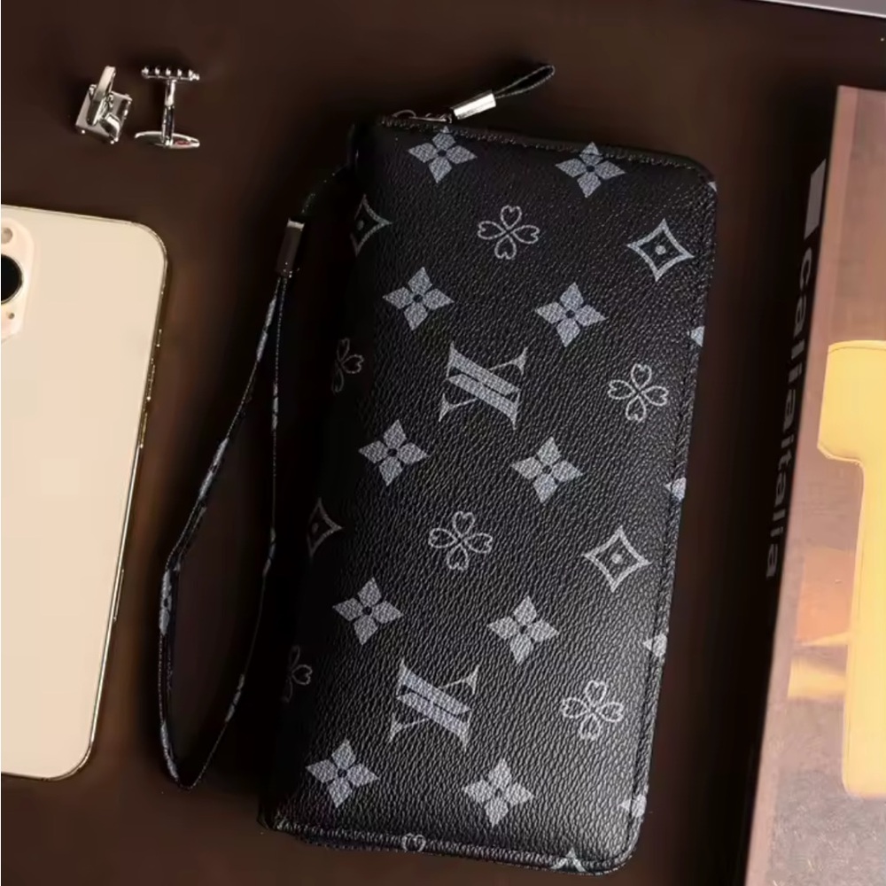 Brand new ✨ Black Patterned Wristlet Wallet